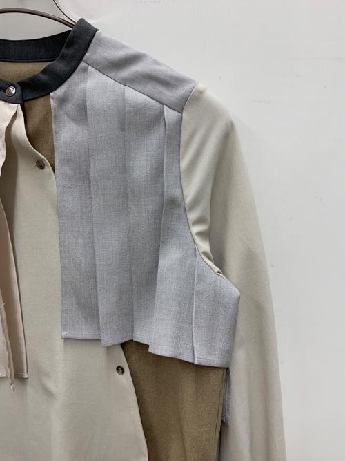 UNITED TOKYO（ユナイテッドトーキョー）UNITED TOKYO (ユナイテッドトーキョー) スライドフロントプリーツブラウス ベージュ×ブラウン サイズ:Sの古着・服飾アイテム