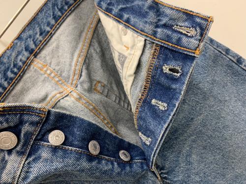 LEVI'S（リーバイス）LEVI'S (リーバイス) ストレートデニムパンツ ブルー サイズ:W24の古着・服飾アイテム