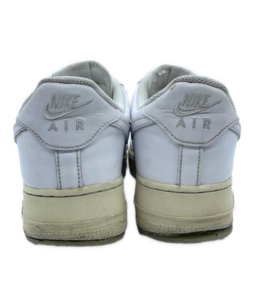 NIKE（ナイキ）NIKE (ナイキ) ローカットスニーカー ホワイト サイズ:27.5の古着・服飾アイテム