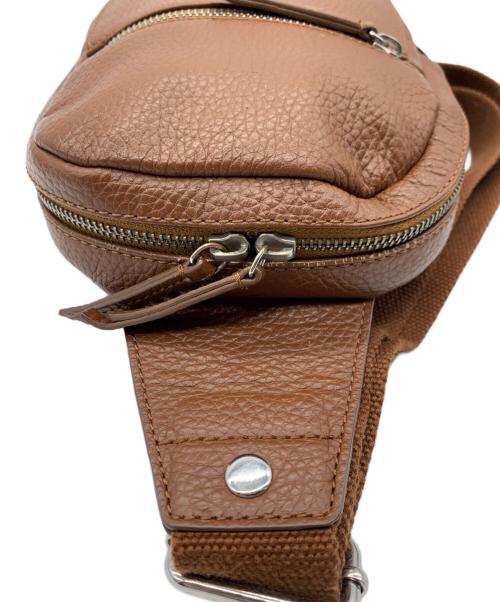 COLE HAAN（コールハーン）COLE HAAN (コールハーン) ボディーバッグ ブラウンの古着・服飾アイテム