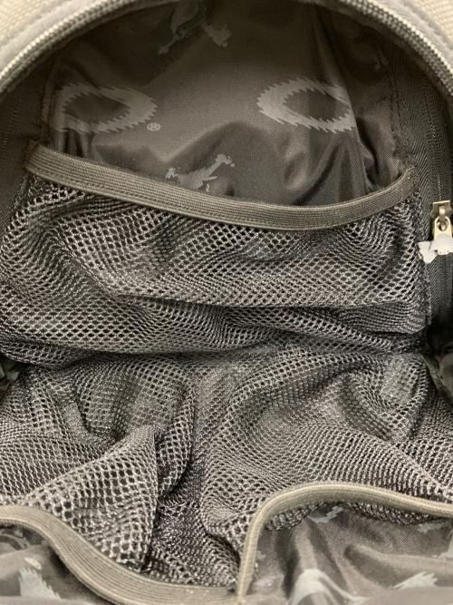 OAKLEY（オークリー）OAKLEY (オークリー) リュック ブラックの古着・服飾アイテム