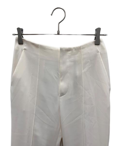 Mila Owen（ミラオーウェン）Mila Owen (ミラオーウェン) テーパードパンツ アイボリーの古着・服飾アイテム