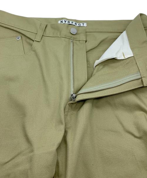 NVRFRGT（ネヴァーフォーゲット）NVRFRGT (ネヴァーフォーゲット) デニムパンツ ベージュ サイズ:SIZE3 未使用品の古着・服飾アイテム