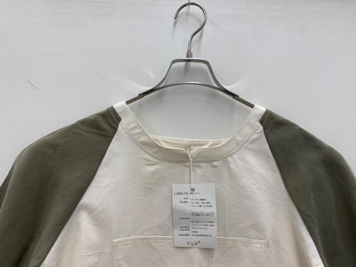 Sono（ソーノ）Sono (ソーノ) 半袖カットソー アイボリー×カーキ サイズ:Free 未使用品の古着・服飾アイテム