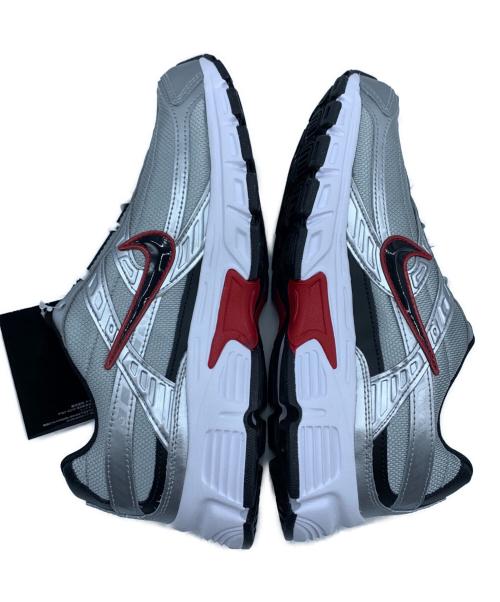 NIKE（ナイキ）NIKE (ナイキ) INITIATOR シルバー×ブラック サイズ:27.5 未使用品の古着・服飾アイテム