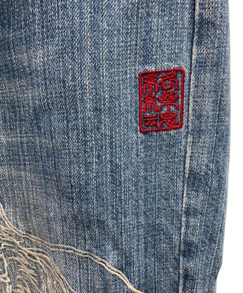 絡繰魂（カラクリタマシイ）絡繰魂 (カラクリタマシイ) 刺繍デニムパンツ インディゴ サイズ:35の古着・服飾アイテム