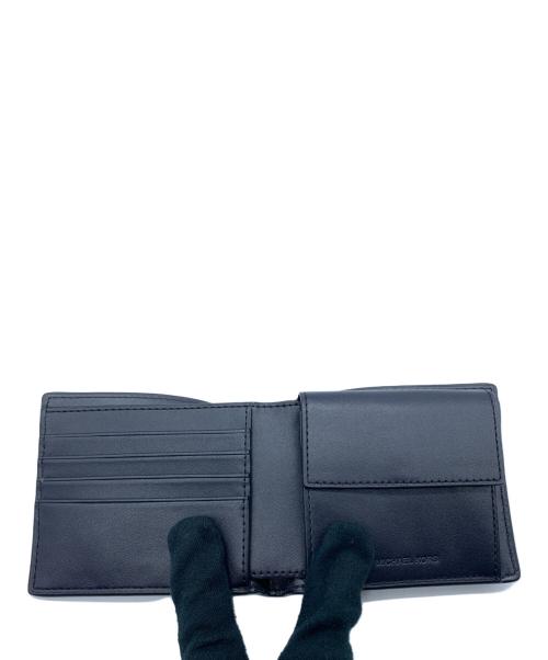 MICHAEL KORS（マイケル・コース）MICHAEL KORS (マイケル・コース) 2つ折り財布 ネイビー×ブラックの古着・服飾アイテム