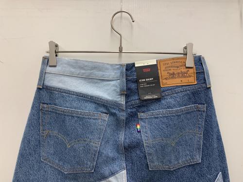 LEVI'S（リーバイス）LEVI'S (リーバイス) デニムスカート インディゴ サイズ:S 未使用品の古着・服飾アイテム