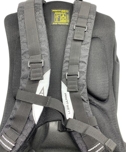 POINT 65N（ポイント65）POINT 65N (ポイント65) ボブルビーハードシェルバックパック ホワイト×ブラックの古着・服飾アイテム