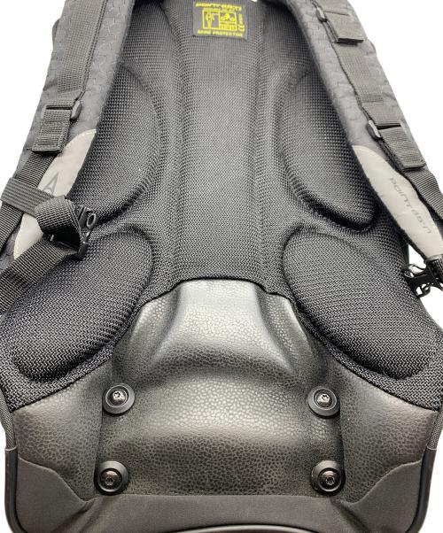 POINT 65N（ポイント65）POINT 65N (ポイント65) ボブルビーハードシェルバックパック ホワイト×ブラックの古着・服飾アイテム