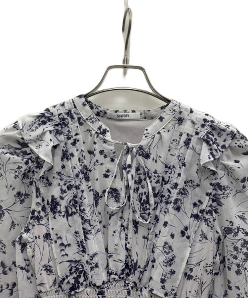 Snidel（スナイデル）Snidel (スナイデル) ウェストシャーリングプリーツワンピース ホワイトの古着・服飾アイテム