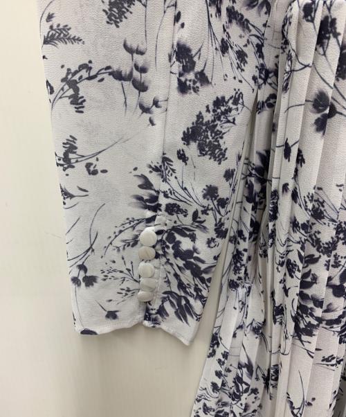 Snidel（スナイデル）Snidel (スナイデル) ウェストシャーリングプリーツワンピース ホワイトの古着・服飾アイテム