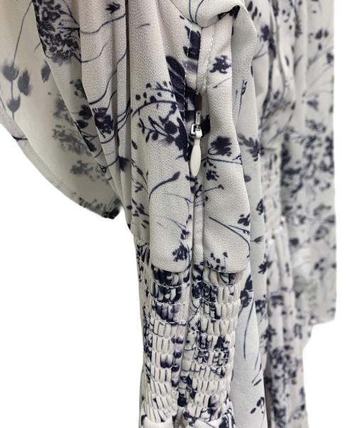 Snidel（スナイデル）Snidel (スナイデル) ウェストシャーリングプリーツワンピース ホワイトの古着・服飾アイテム
