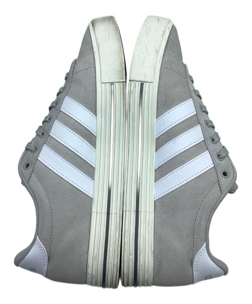adidas（アディダス）adidas (アディダス) Daily4.0 ライトグレー サイズ:28の古着・服飾アイテム