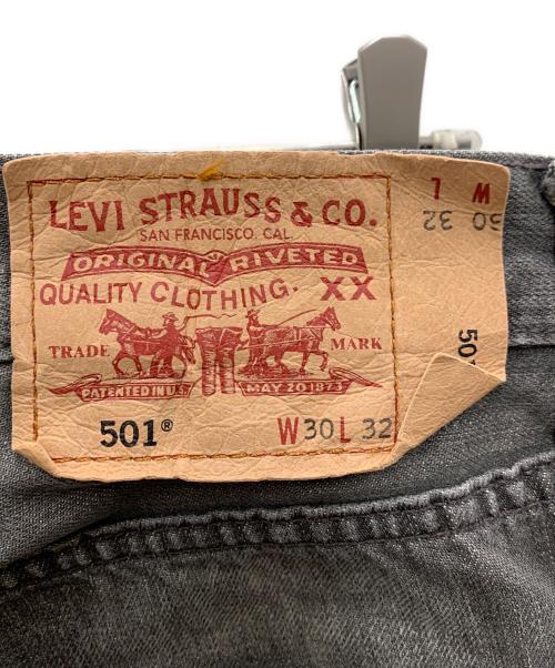 LEVI'S（リーバイス）LEVI'S (リーバイス) デニムパンツ グレー サイズ:W30×L32の古着・服飾アイテム