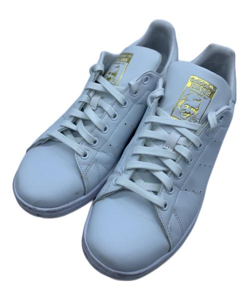 adidas（アディダス）adidas (アディダス) スニーカー ホワイト×ゴールド サイズ:27の古着・服飾アイテム