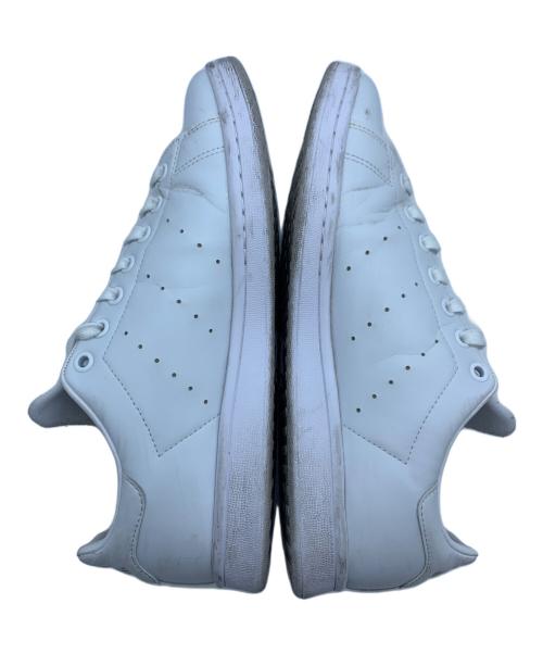 adidas（アディダス）adidas (アディダス) スニーカー ホワイト×ゴールド サイズ:27の古着・服飾アイテム