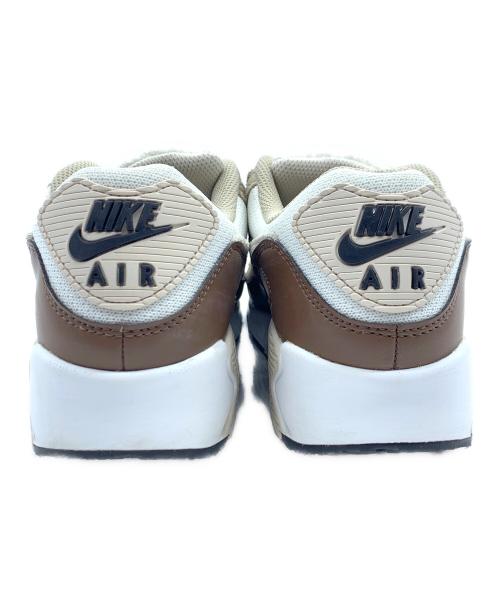 NIKE（ナイキ）NIKE (ナイキ) シューズ ベージュ×ホワイト サイズ:26.5の古着・服飾アイテム