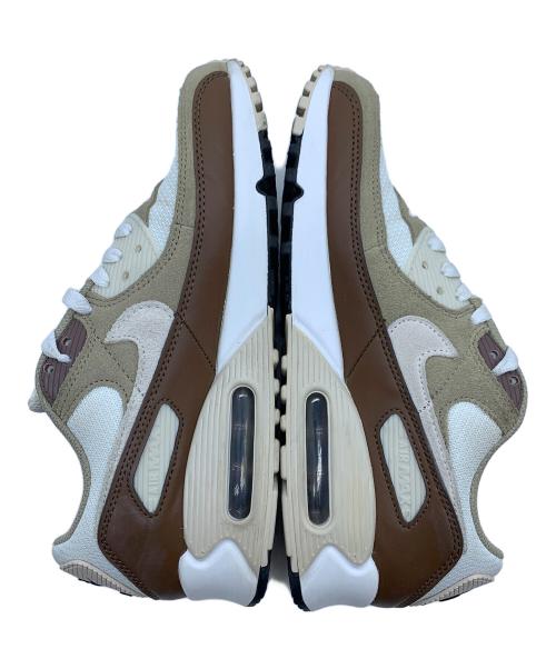 NIKE（ナイキ）NIKE (ナイキ) シューズ ベージュ×ホワイト サイズ:26.5の古着・服飾アイテム