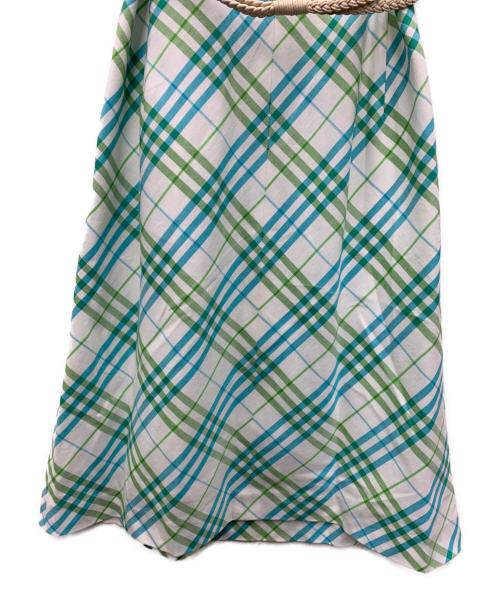 BURBERRY BLUE LABEL（バーバリー ブルー レーベル）BURBERRY BLUE LABEL (バーバリー ブルー レーベル) ノースリーブワンピース ホワイト×グリーン サイズ:36 未使用品の古着・服飾アイテム