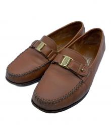 Salvatore Ferragamo（サルヴァトーレ フェラガモ）の古着「ストラップローファー」｜キャメル