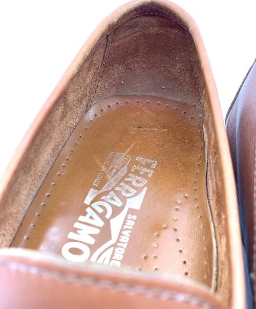 Salvatore Ferragamo（サルヴァトーレ フェラガモ）Salvatore Ferragamo (サルヴァトーレ フェラガモ) ストラップローファー キャメル サイズ:7EEの古着・服飾アイテム
