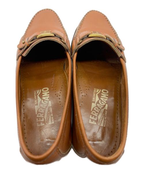 Salvatore Ferragamo（サルヴァトーレ フェラガモ）Salvatore Ferragamo (サルヴァトーレ フェラガモ) ストラップローファー キャメル サイズ:7EEの古着・服飾アイテム