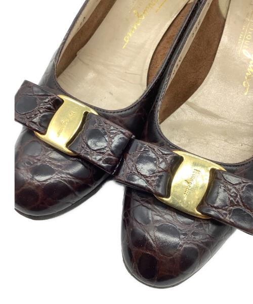 Salvatore Ferragamo（サルヴァトーレ フェラガモ）Salvatore Ferragamo (サルヴァトーレ フェラガモ) パンプス ブラウン サイズ:SIZE 5 1/2の古着・服飾アイテム