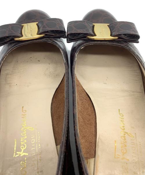 Salvatore Ferragamo（サルヴァトーレ フェラガモ）Salvatore Ferragamo (サルヴァトーレ フェラガモ) パンプス ブラウン サイズ:SIZE 5 1/2の古着・服飾アイテム