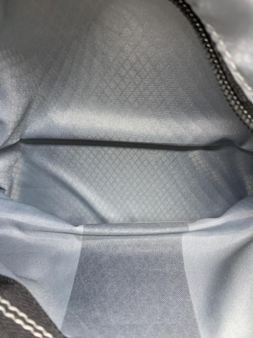 VICTORINOX（ビクトリノックス）VICTORINOX (ビクトリノックス) ショルダーバッグ ライトグレーの古着・服飾アイテム