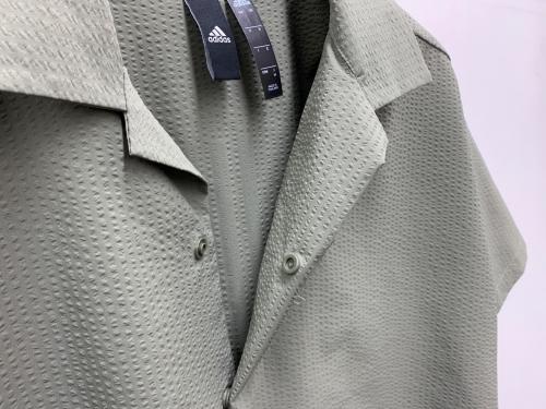adidas（アディダス）adidas (アディダス) 半袖シャツ オリーブ サイズ:Mの古着・服飾アイテム