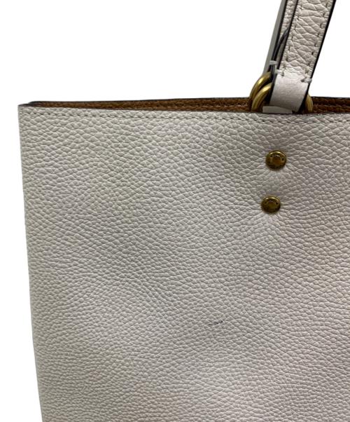 COACH（コーチ）COACH (コーチ) レザートートバッグ アイボリーの古着・服飾アイテム