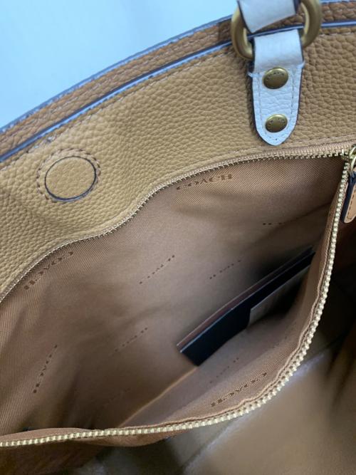 COACH（コーチ）COACH (コーチ) レザートートバッグ アイボリーの古着・服飾アイテム