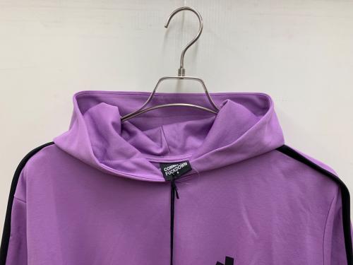 COMME des FUCKDOWN（コムデファックダウン）COMME des FUCKDOWN (コムデファックダウン) プルオーバーパーカー パープル サイズ:S 未使用品の古着・服飾アイテム