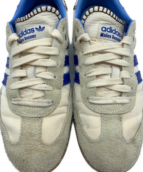 adidas（アディダス）adidas (アディダス) ローカットスニーカー アイボリー×ブルー サイズ:28.5の古着・服飾アイテム