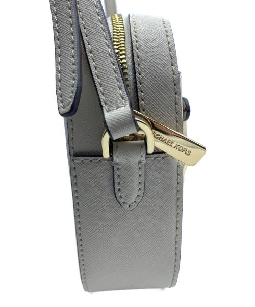 MICHAEL KORS（マイケルコース）MICHAEL KORS (マイケルコース) ショルダーバッグ アイボリーの古着・服飾アイテム