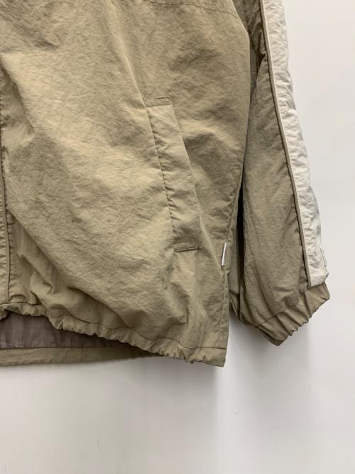 PERUSHU（ペルーシュ）PERUSHU (ペルーシュ) ナイロンジャケット ベージュ サイズ:Lの古着・服飾アイテム