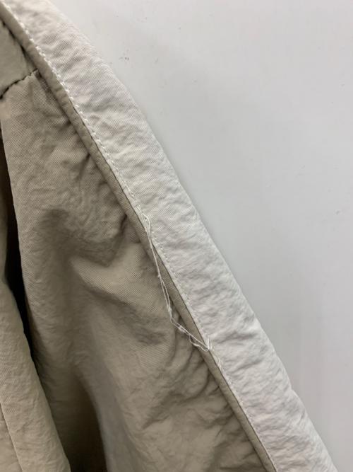 PERUSHU（ペルーシュ）PERUSHU (ペルーシュ) ナイロンジャケット ベージュ サイズ:Lの古着・服飾アイテム