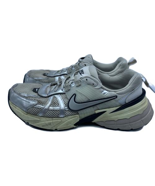 NIKE（ナイキ）NIKE (ナイキ) V2K RUN グレー サイズ:28.5の古着・服飾アイテム
