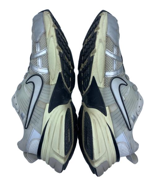 NIKE（ナイキ）NIKE (ナイキ) V2K RUN グレー サイズ:28.5の古着・服飾アイテム