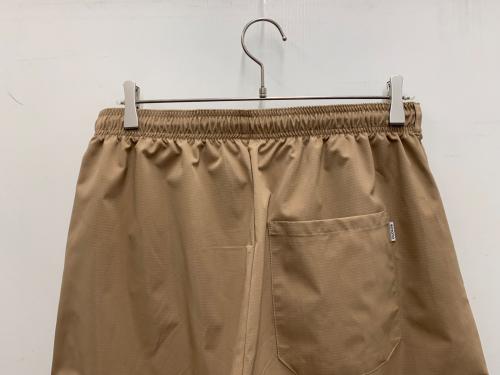 VOIRY（ヴォイリー）VOIRY (ヴォイリー) ナイロンワイドパンツ ベージュ サイズ:Fの古着・服飾アイテム
