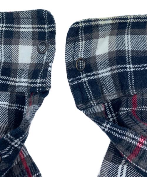 CarHartt（カーハート）CarHartt (カーハート) チェックシャツ ブラック×レッド サイズ:XLの古着・服飾アイテム