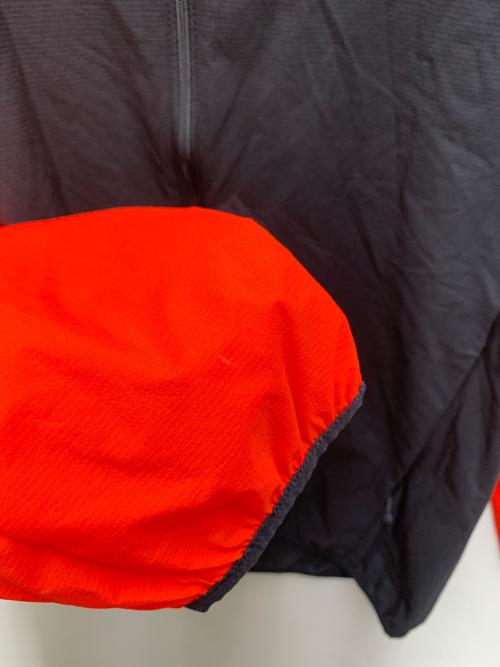 THE NORTH FACE（ザ ノース フェイス）THE NORTH FACE (ザ ノース フェイス) ナイロンジャケット レッド×ブラック サイズ:Lの古着・服飾アイテム