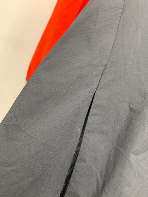 THE NORTH FACE（ザ ノース フェイス）THE NORTH FACE (ザ ノース フェイス) ナイロンジャケット レッド×ブラック サイズ:Lの古着・服飾アイテム