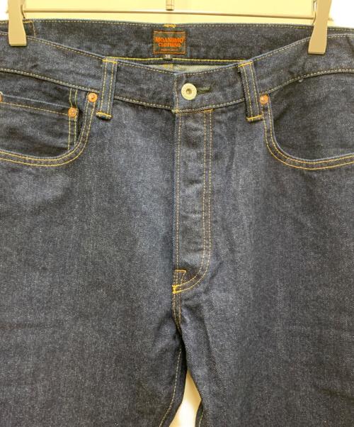 MOANDMO CLOTHING（モーアンドモークロージング）MOANDMO CLOTHING (モーアンドモークロージング) AVIREX (アヴィレックス) デニムパンツ インディゴ サイズ:36 未使用品の古着・服飾アイテム