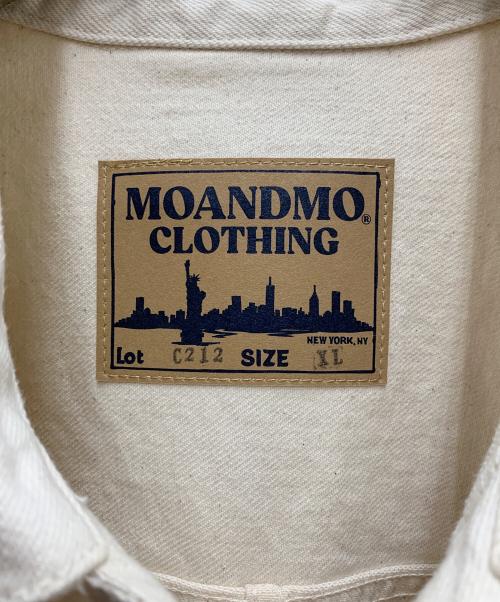 MOANDMO CLOTHING（モーアンドモークロージング）MOANDMO CLOTHING (モーアンドモークロージング) AVIREX (アヴィレックス) デニムジャケット ベージュ サイズ:XL 未使用品の古着・服飾アイテム
