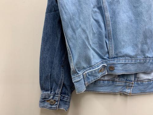 LEVI'S（リーバイス）LEVI'S (リーバイス) 切替デニムジャケット インディゴ サイズ:Sの古着・服飾アイテム