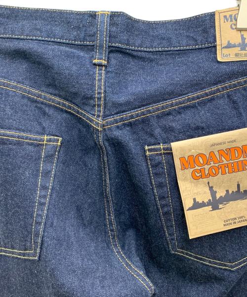 MOANDMO CLOTHING（モーアンドモークロージング）MOANDMO CLOTHING (モーアンドモークロージング) AVIREX (アヴィレックス) デニムパンツ インディゴ サイズ:W34×L32 未使用品の古着・服飾アイテム