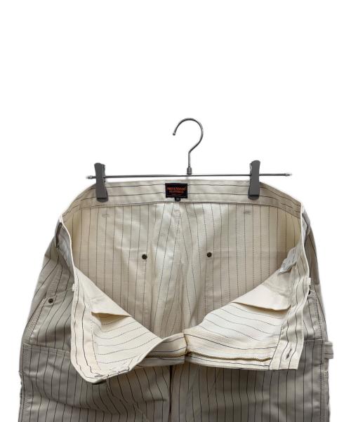 MOANDMO CLOTHING（モーアンドモークロージング）MOANDMO CLOTHING (モーアンドモークロージング) チノパン アイボリー サイズ:W36×L36 未使用品の古着・服飾アイテム