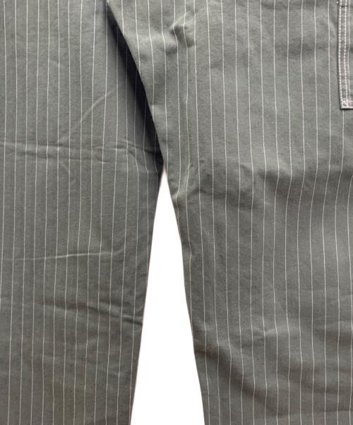 MOANDMO CLOTHING（モーアンドモークロージング）MOANDMO CLOTHING (モーアンドモークロージング) チノパン グリーン サイズ:W36 未使用品の古着・服飾アイテム